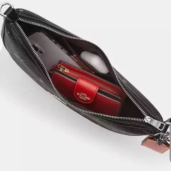 NWT Aria Shoulder Bag With Star Print - Picture 8 of 11